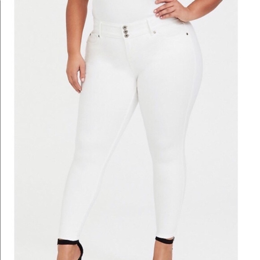 NWT TORRID White Jegging